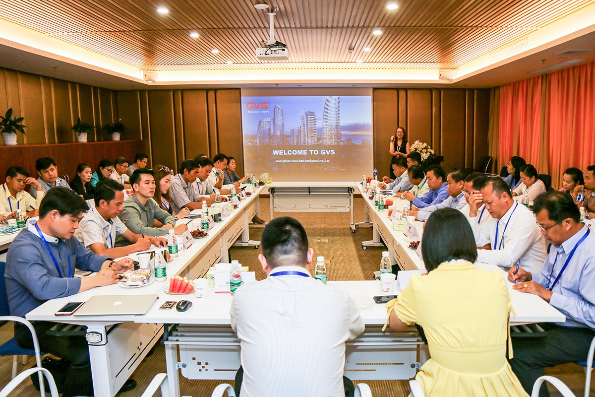 老挝科技人才培养计划研修班代表团莅临GVSk8凯发参观考察